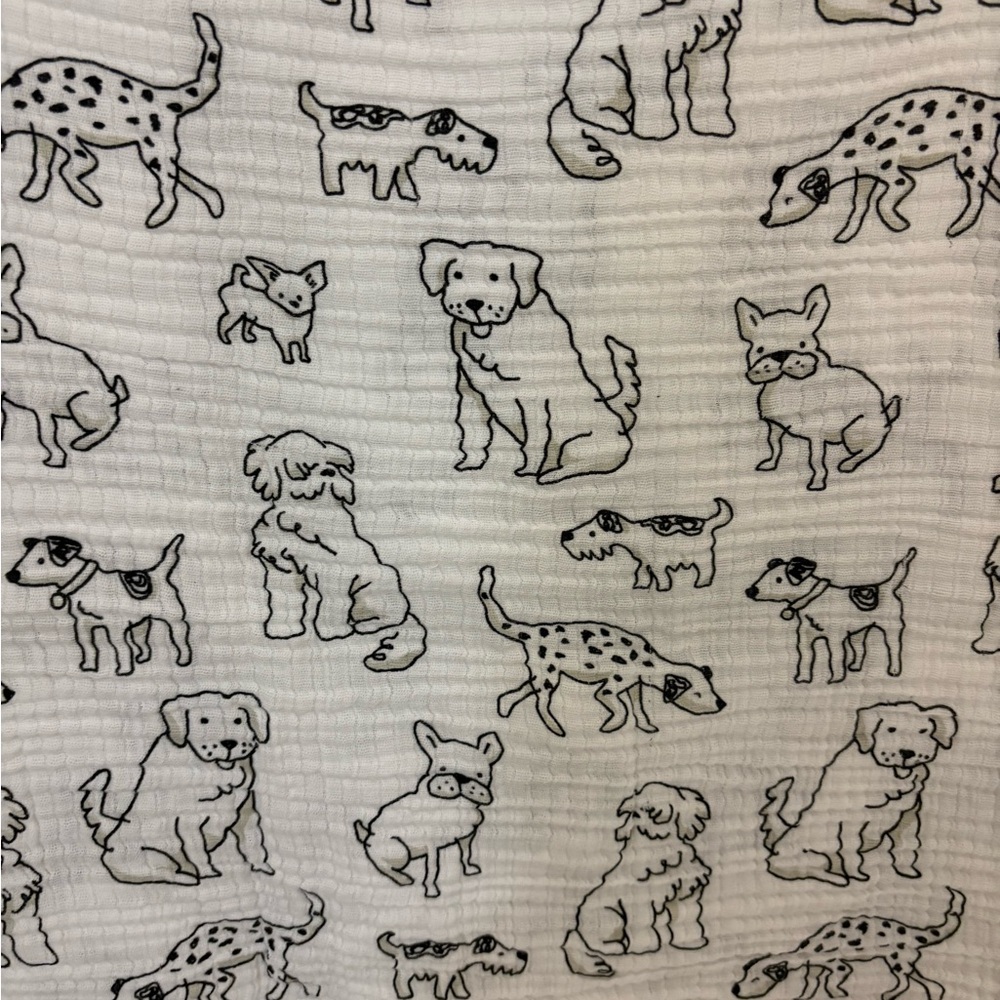 Oliver & Rain 100% Organic Cotton Dog Print Muslin Swaddle in White & Black - Picture 2 of 4